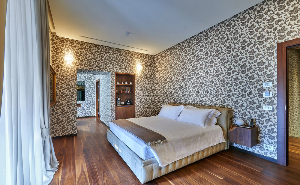 Villa Lario Resort Mandello Манделло-дель-Ларио Экстерьер фото