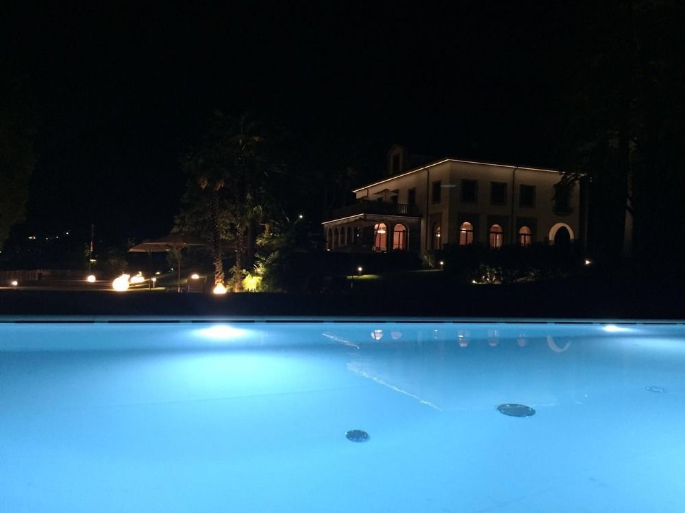 Villa Lario Resort Mandello Манделло-дель-Ларио Экстерьер фото